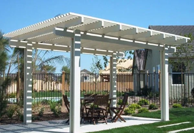 Free-standing Lattice